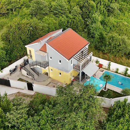 ヘルツェグ・ノヴィ House With Pool - Mitrovicヴィラ エクステリア 写真