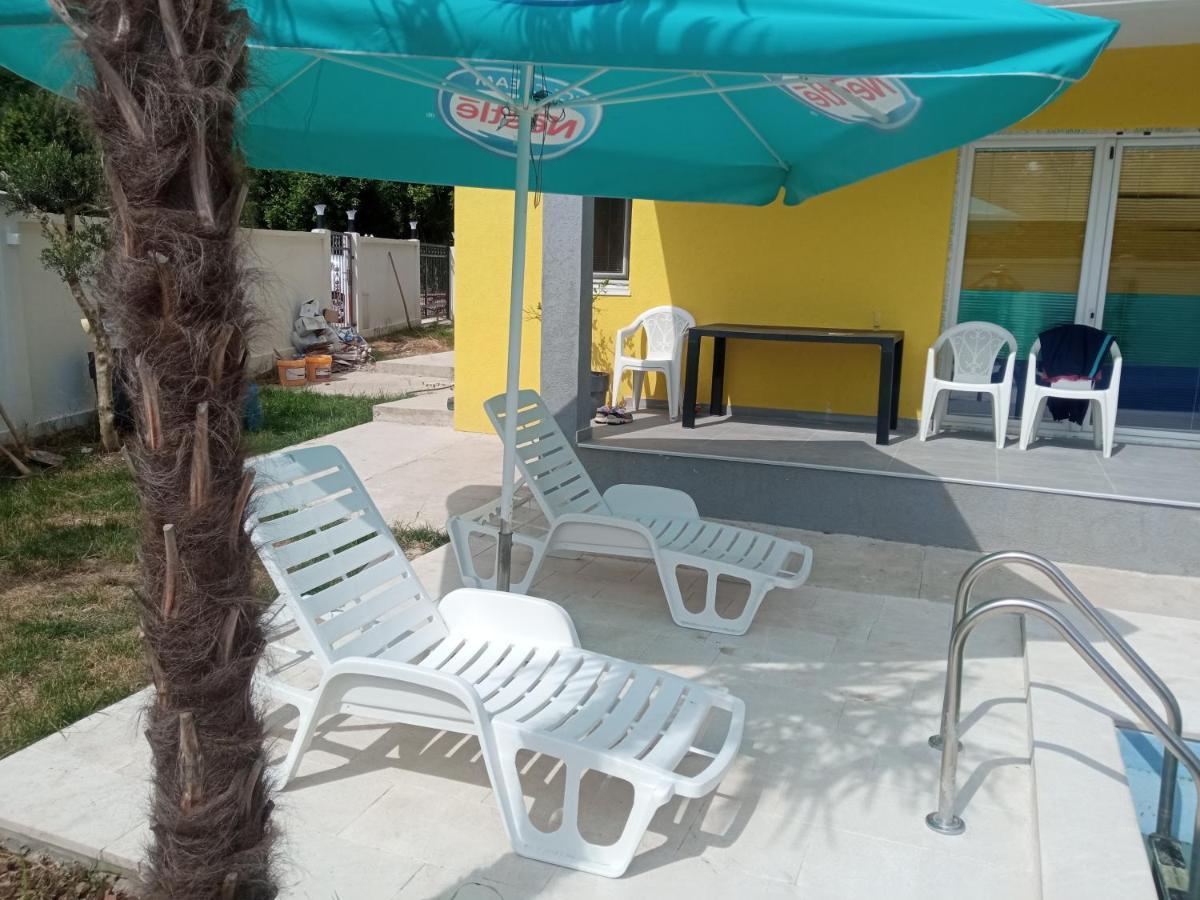 ヘルツェグ・ノヴィ House With Pool - Mitrovicヴィラ エクステリア 写真