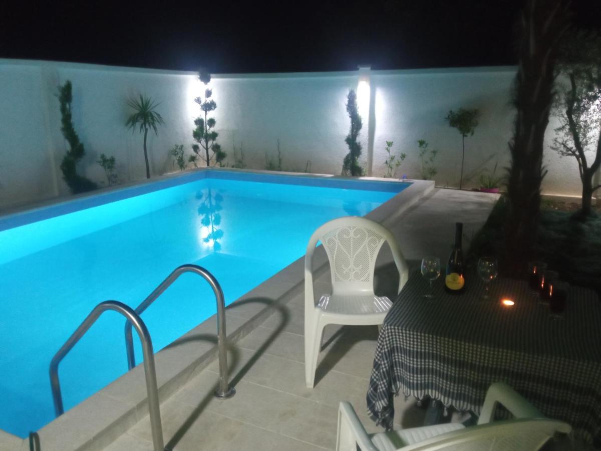 ヘルツェグ・ノヴィ House With Pool - Mitrovicヴィラ エクステリア 写真
