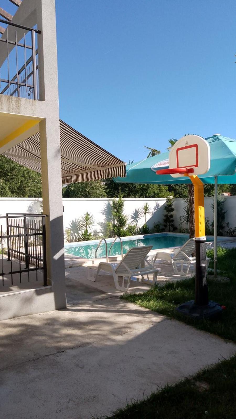 ヘルツェグ・ノヴィ House With Pool - Mitrovicヴィラ エクステリア 写真